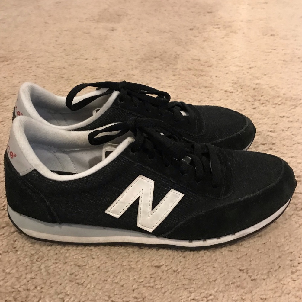 New balance black and white sneakers.